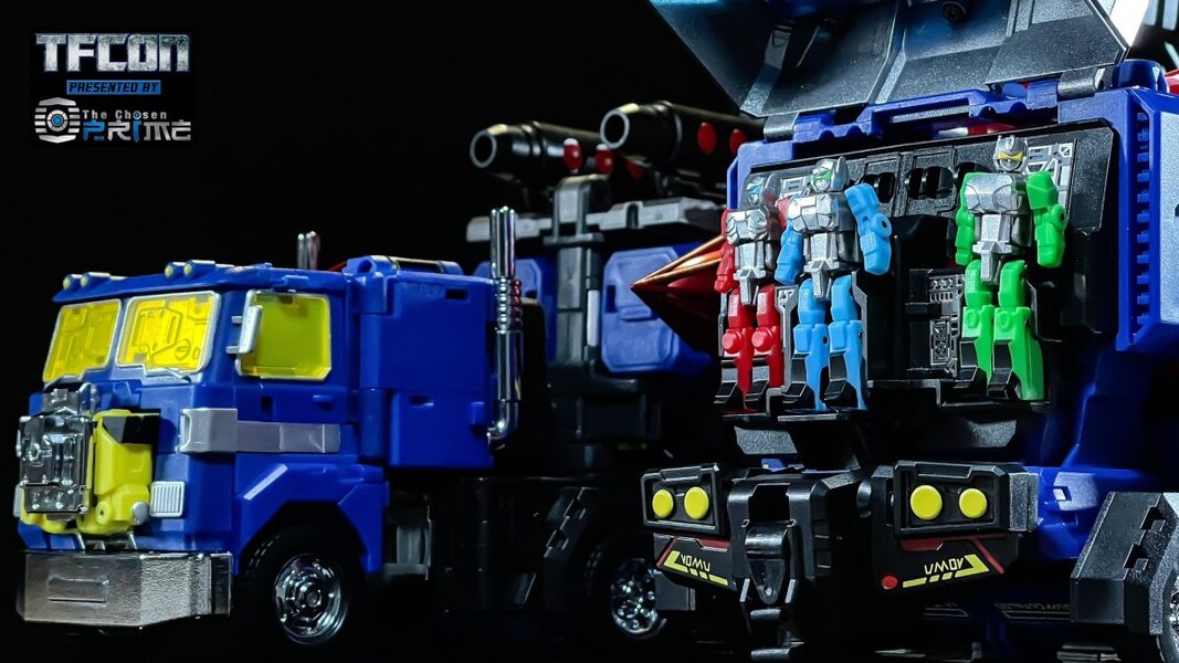  Fans Hobby  MB 11E Magna Bomber The Chosen Prime TFCon Exclusive Image  (7 of 21)